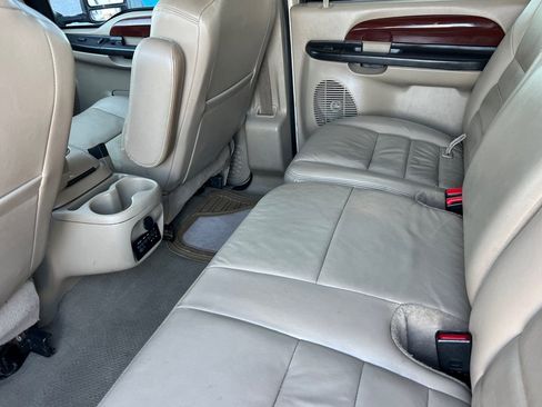 Used 2005 Ford Excursion Limited image 12