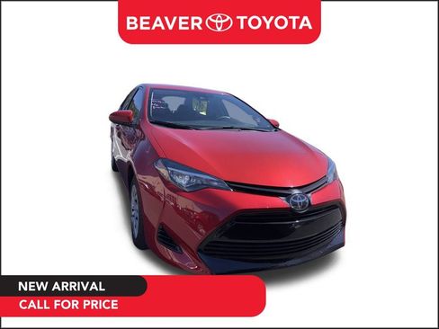 Used 2019 Toyota Corolla LE image 1