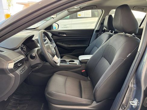 Used 2025 Nissan Altima 2.5 SV FWD image 22