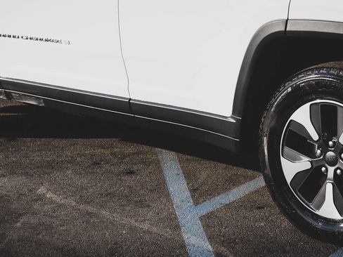 Used 2022 Jeep Grand Cherokee Limited 4xe image 31