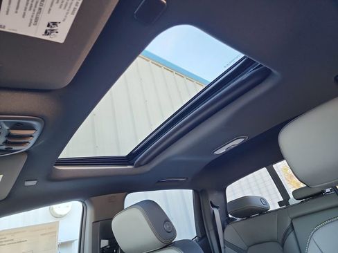 New 2026 Chevrolet Colorado ZR2 w/ Technology Package image 34