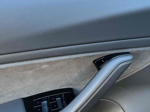 Used 2018 Tesla Model 3 Long Range image 52