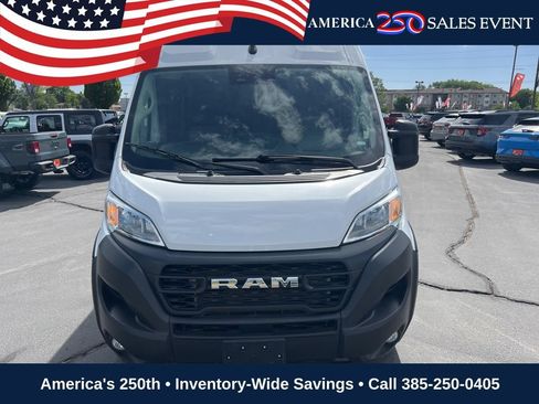 Used 2024 RAM ProMaster 2500 w/ Convenience Group FWD image 2
