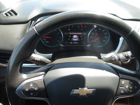 Used 2020 Chevrolet Traverse LT AWD/4WD image 25