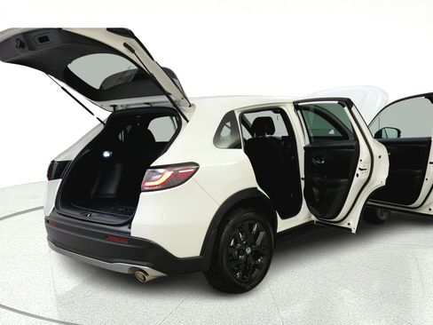 Used 2023 Honda HR-V Sport image 14