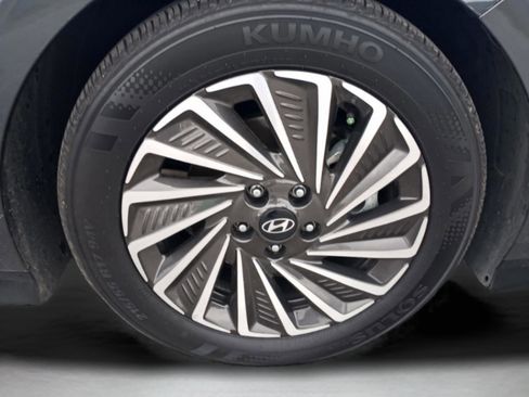 Used 2025 Hyundai Sonata Limited image 40