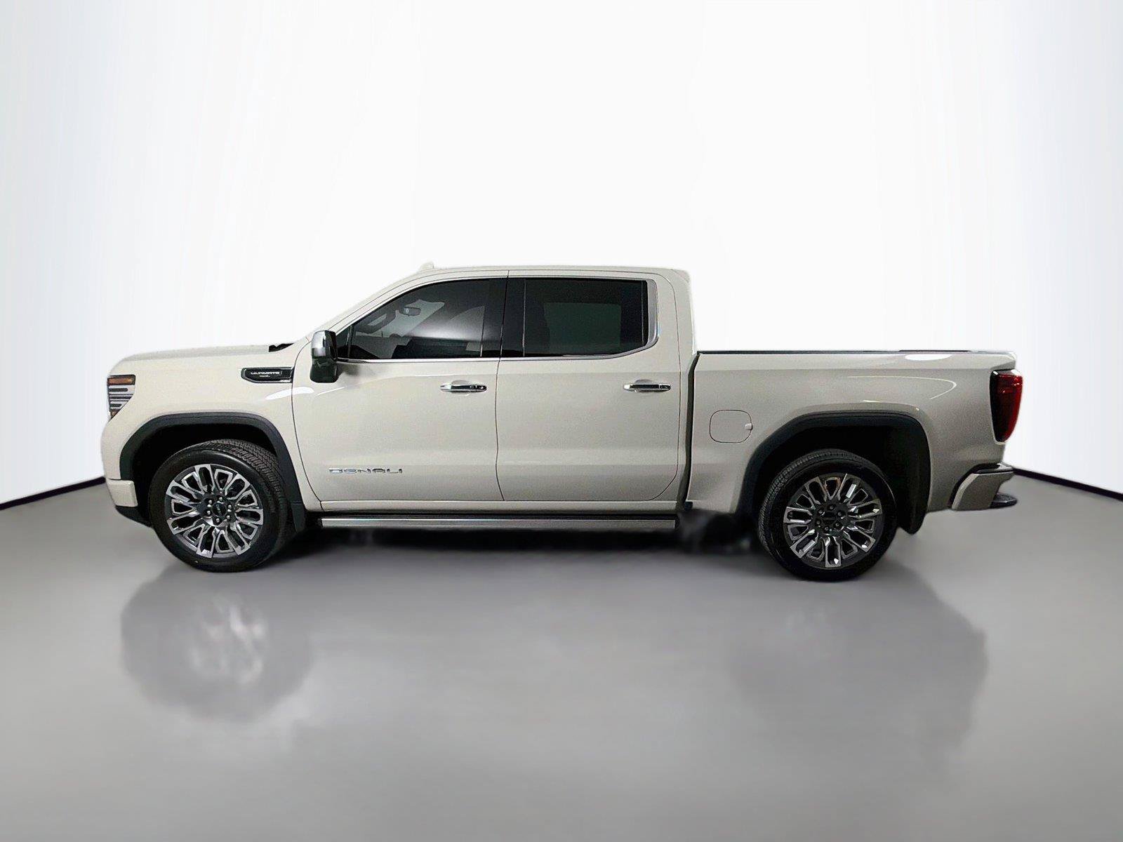 Used 2026 GMC Sierra 1500 Denali Ultimate AWD/4WD image 2