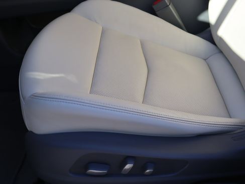 Used 2020 Cadillac XT6 Premium Luxury image 16