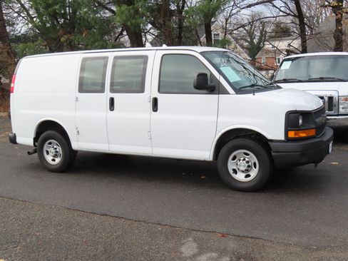 Used 2015 Chevrolet Express 2500 image 6