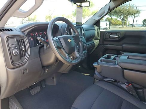 Used 2023 Chevrolet Silverado 1500 Custom image 15