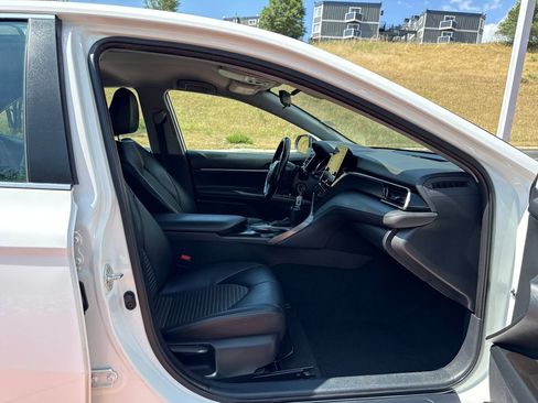 Used 2022 Toyota Camry SE FWD image 27