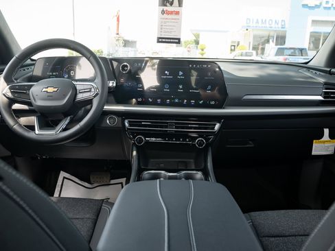 New 2026 Chevrolet Traverse LT w/ Driver Confidence Package image 17