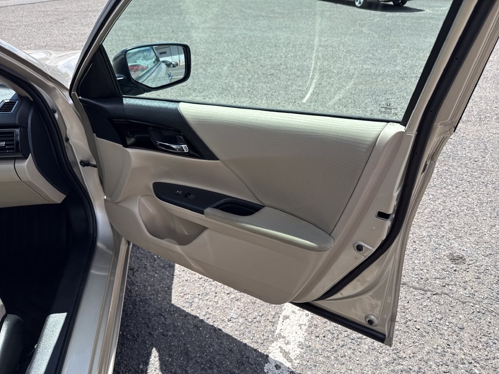 Used 2016 Honda Accord LX image 34