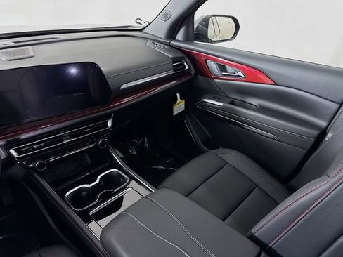 New 2026 Chevrolet Traverse Z71 w/ Enhanced Driving Package AWD/4WD image 26