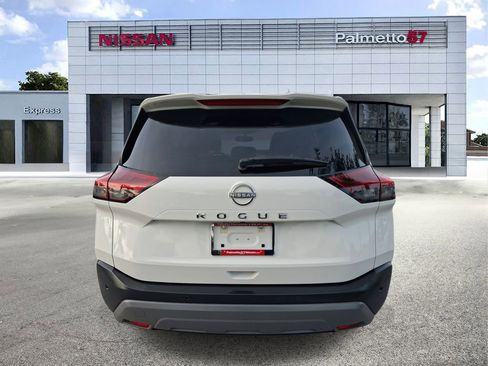 Certified 2023 Nissan Rogue S image 5