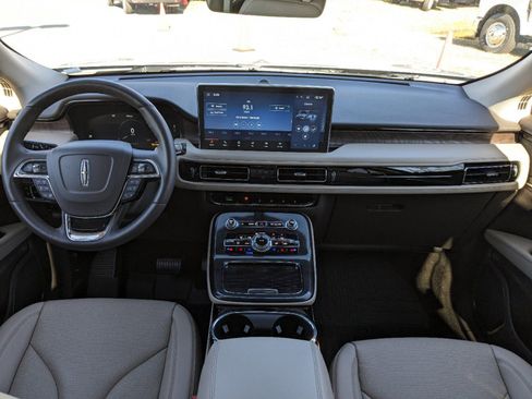 Used 2023 Lincoln Nautilus Reserve w/ Equipment Group 201A image 17