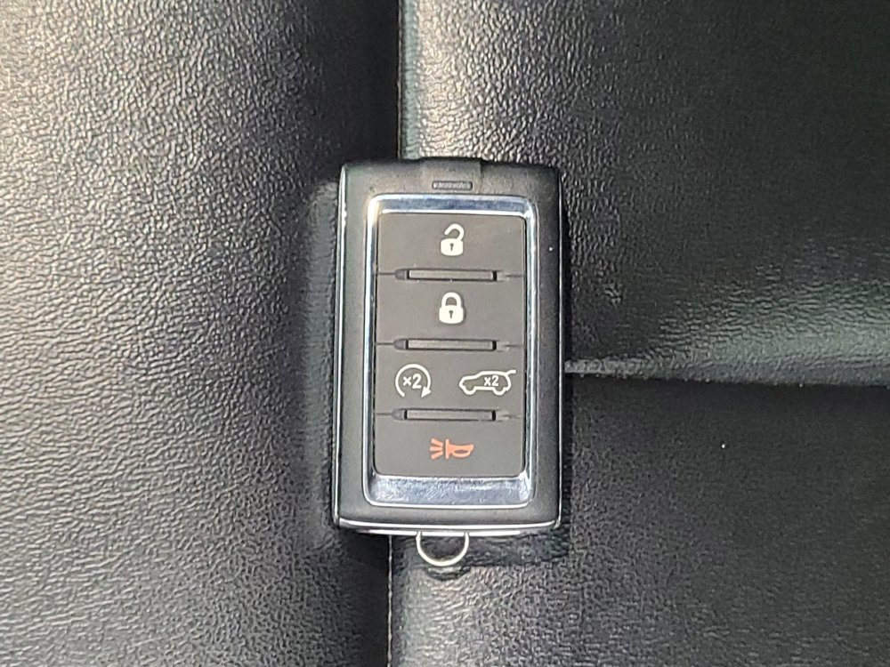 Used 2023 Jeep Grand Cherokee L Limited AWD/4WD image 32