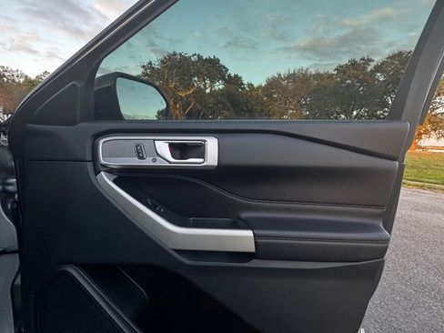 Used 2021 Ford Explorer Limited w/ Hybrid Equipment Group 310A image 13