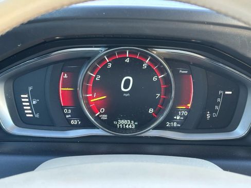 Used 2016 Volvo XC60 T5 Premier image 3