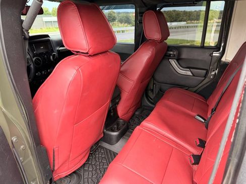 Used 2015 Jeep Wrangler Unlimited Sport w/ Quick Order Package 24S AWD/4WD image 5