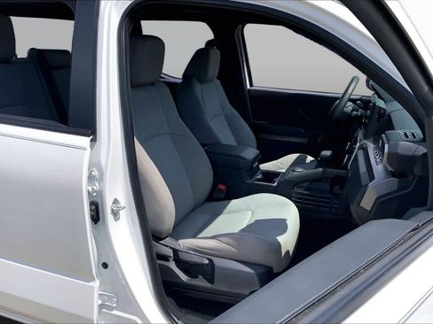 Used 2024 Toyota Tacoma SR5 RWD image 9