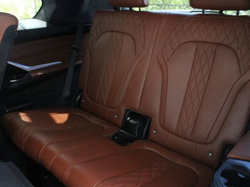 Used 2025 BMW X7 M60i AWD/4WD image 23