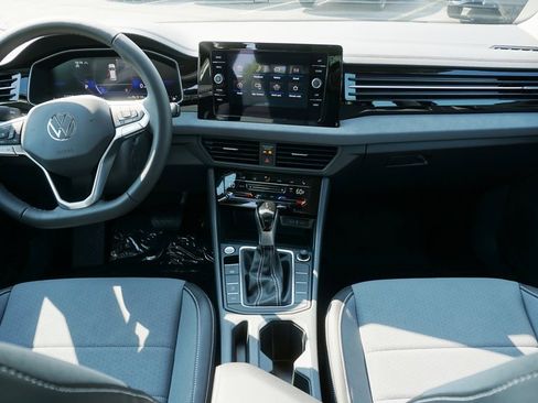 New 2025 Volkswagen Jetta SE image 9