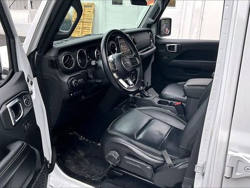 Used 2022 Jeep Wrangler Unlimited Sahara 4xe image 17