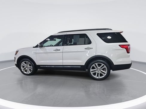 Used 2017 Ford Explorer Limited w/ Equipment Group 301A image 7