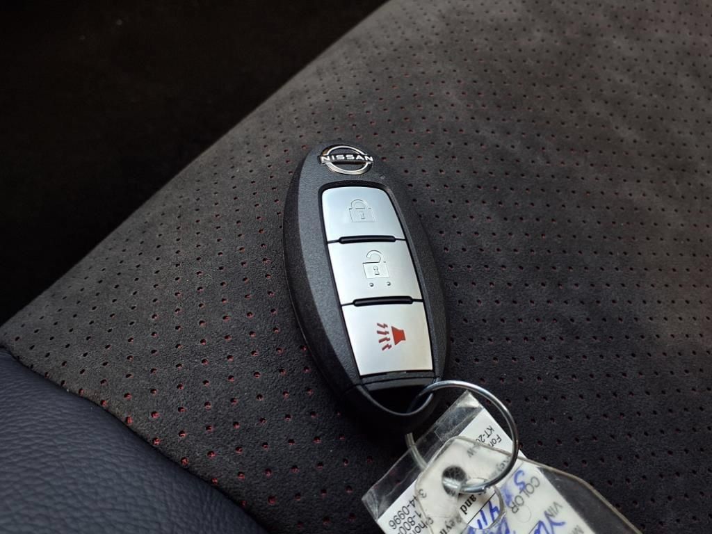 New 2025 Nissan Z NISMO w/ Floor Mat Package RWD image 31