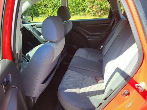 Used 2006 Toyota Matrix XR image 16