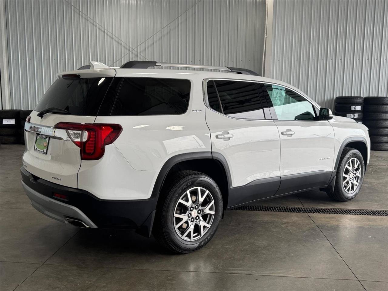 Used 2020 GMC Acadia SLT w/ Trailering Package AWD/4WD image 3