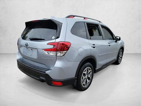 Used 2019 Subaru Forester Premium image 6