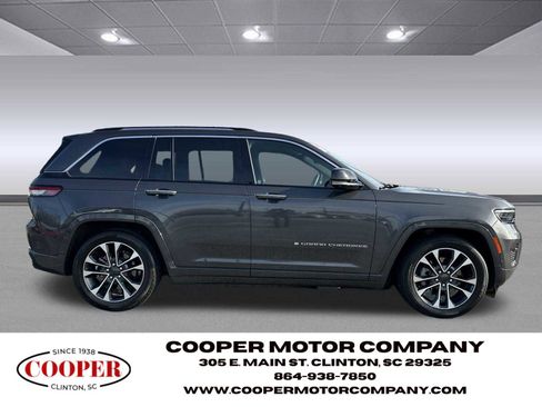 Used 2022 Jeep Grand Cherokee Overland w/ Advanced Protech Group III image 8