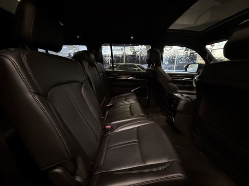 Used 2024 Jeep Wagoneer 4WD w/ Premium Group I image 35