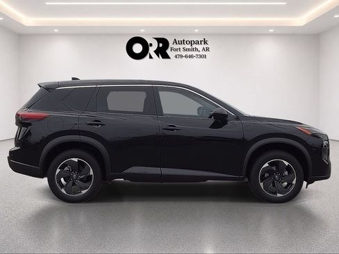 Used 2025 Nissan Rogue SV FWD image 6