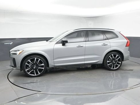 Used 2024 Volvo XC60 B5 Ultimate w/ Protection Package Premier AWD/4WD image 6