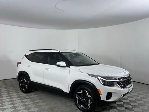 Used 2025 Kia Seltos S FWD image 3