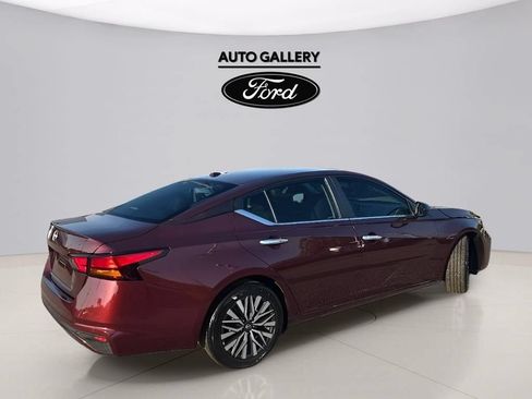 Used 2025 Nissan Altima 2.5 SV FWD image 4