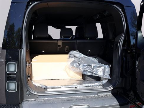 New 2026 Land Rover Defender 110 image 21