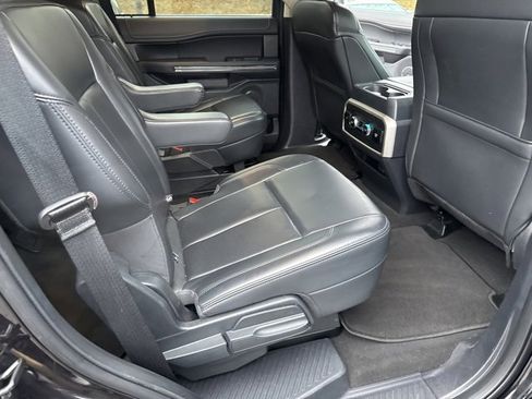 Used 2024 Ford Expedition XLT image 27