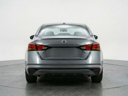 Used 2025 Nissan Altima 2.5 SV image 7