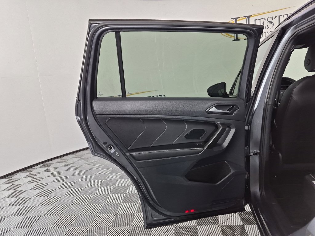 Used 2023 Volkswagen Tiguan SE R-Line FWD image 28