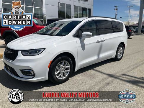 Used 2022 Chrysler Pacifica Touring-L FWD image 1