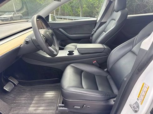 Used 2022 Tesla Model Y Long Range AWD/4WD image 8