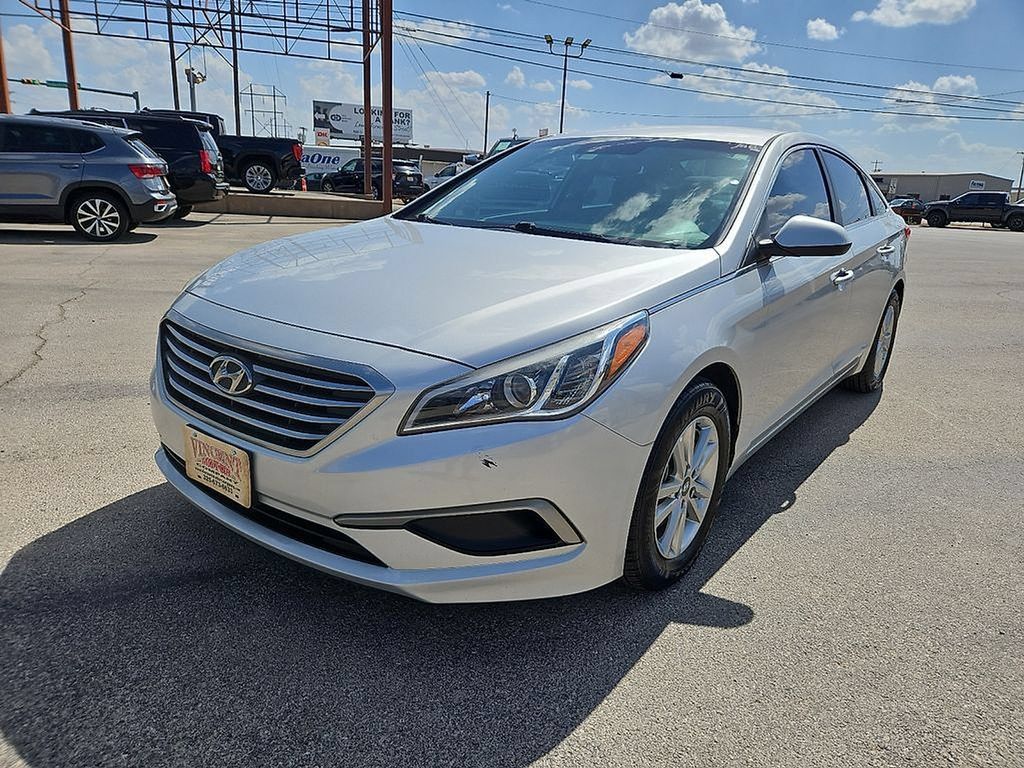 Used 2017 Hyundai Sonata SE FWD image 1