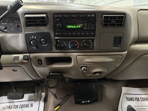 Used 2004 Ford F350 XL image 19