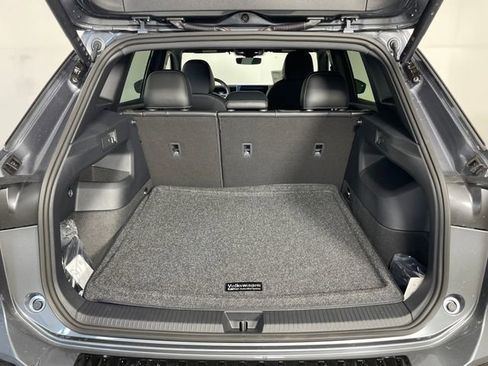 New 2026 Volkswagen Tiguan SE R-Line AWD/4WD image 16