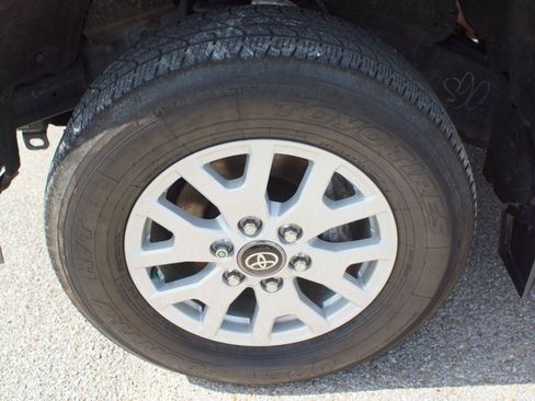 Used 2024 Toyota Tacoma SR AWD/4WD image 23