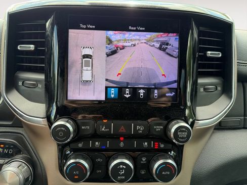 Used 2019 RAM 1500 Laramie AWD/4WD image 9